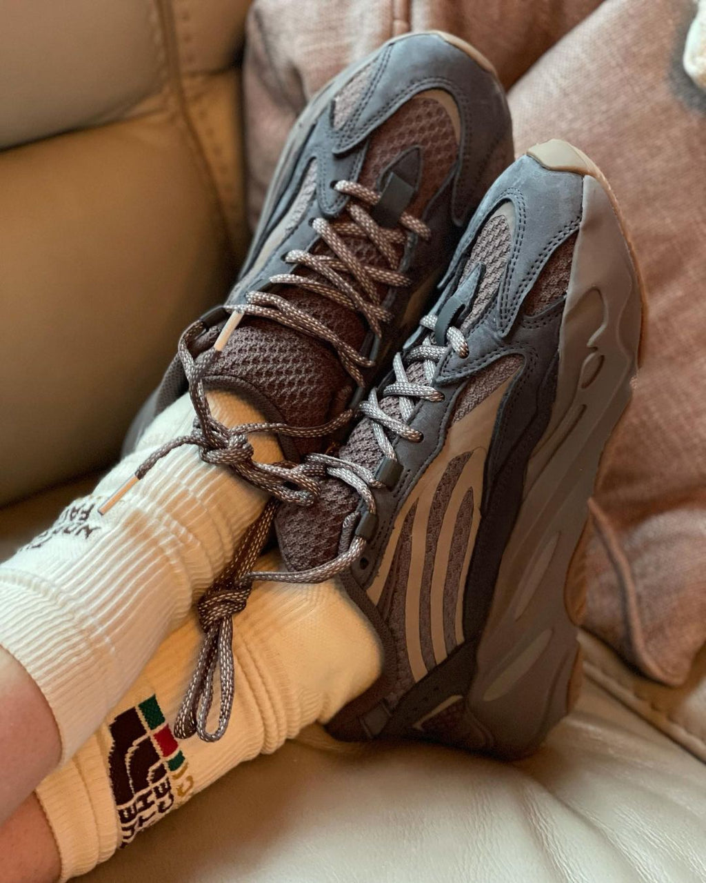 Yeezy Boost 700 V2 'Mauve'